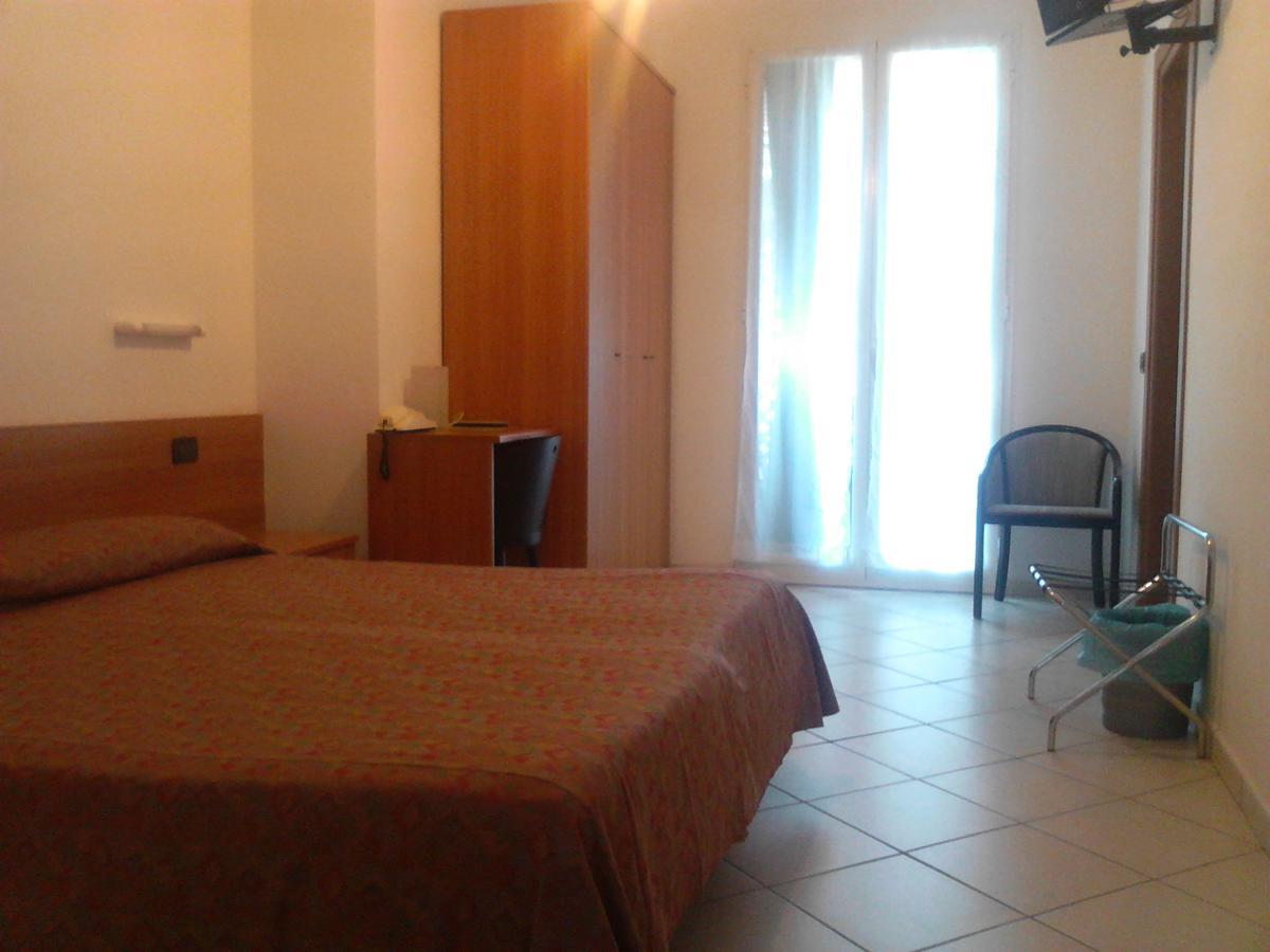 Hotel Adriana Laigueglia Esterno foto